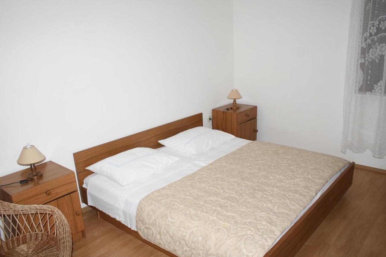 Apartments By The Sea Mandre, Pag - 4095 Kolan Exterior photo