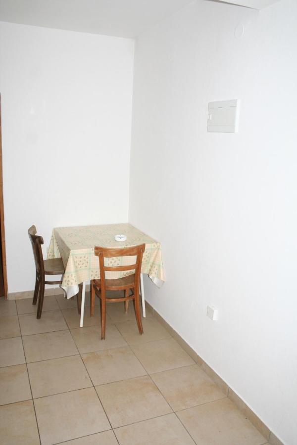 Apartments By The Sea Mandre, Pag - 4095 Kolan Exterior photo